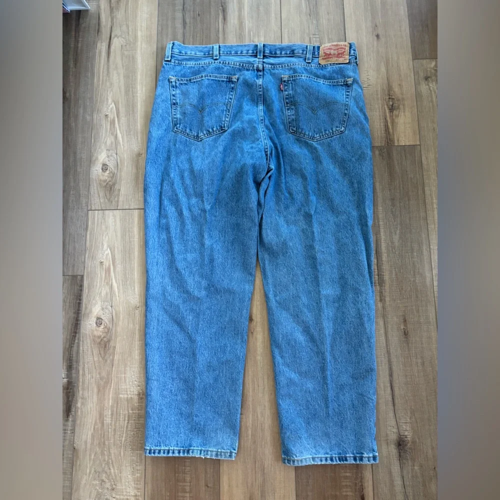 Levis men’s 550 blue jeans size W42 L30